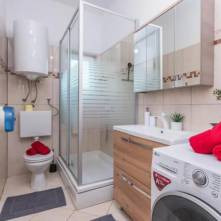 2 Bedroom In Apartment *